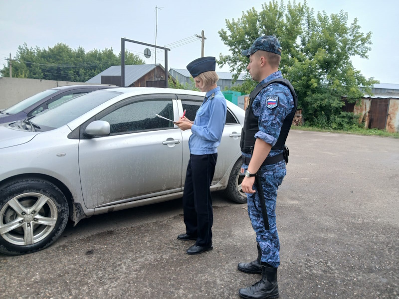 Житель Тальменского района оплатил долги, чтобы не лишиться Infiniti.