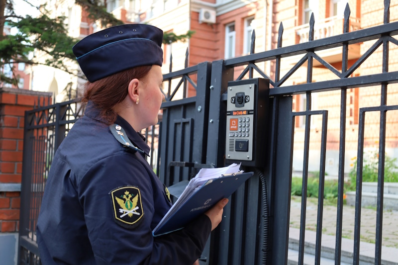 Нарушение закона со стороны Банка при осуществлении  взаимодействия  с должником и третьим лицом - жителями Алтайского края, привело к наложению штрафа.