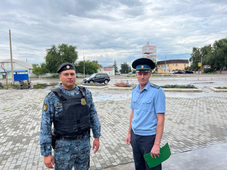 Судебные приставы помогли рабочему по благоустройству получить заработную плату. Судебные приставы помогли рабочему по благоустройству получить заработную плату.